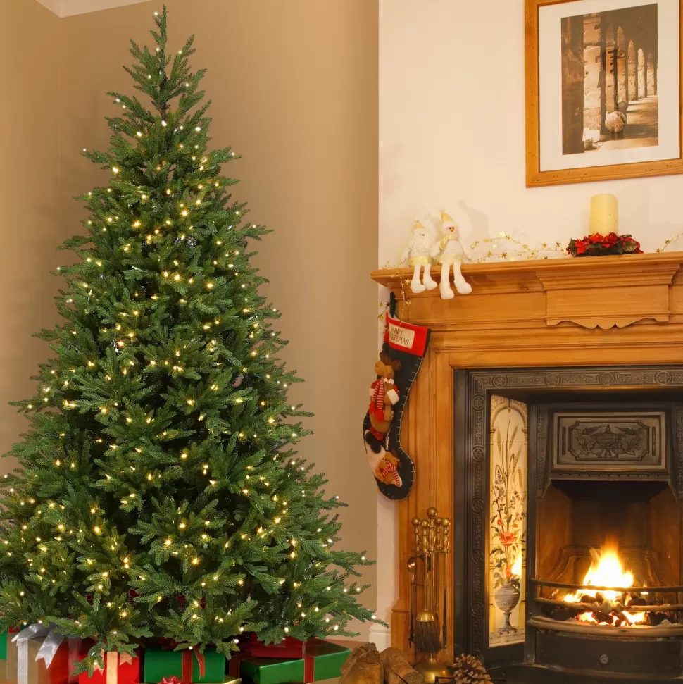 New The Holiday Aisle 7.5' H Green Realistic Artificial Spruce Christmas Tree With 800 Led Lights
